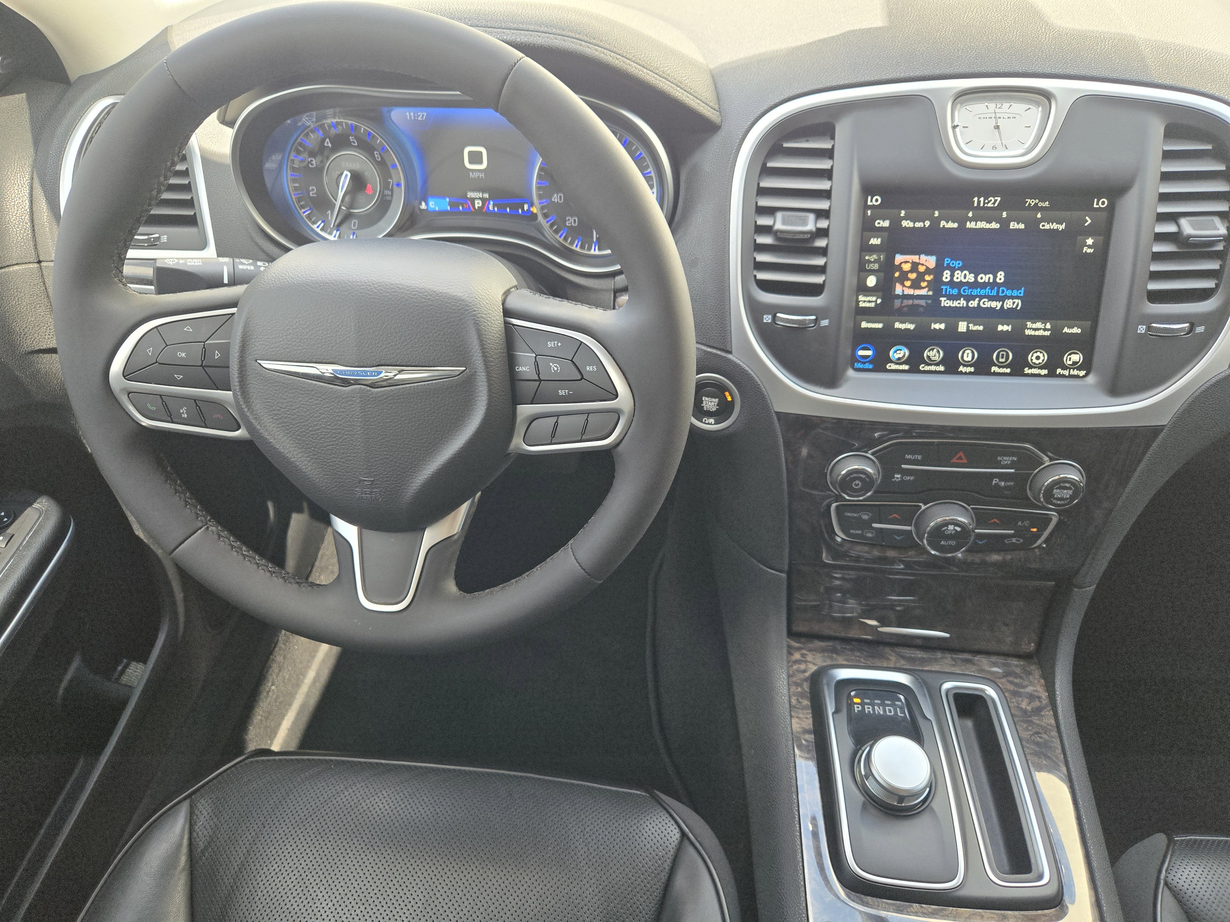 Used 2023 Chrysler 300 Touring L w/ Comfort Group RWD image 28