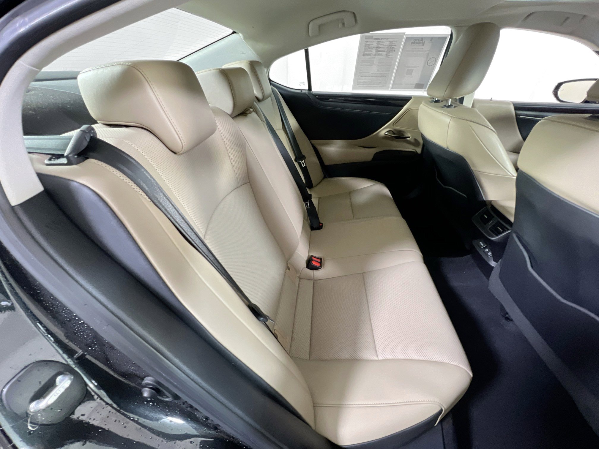 Used 2020 Lexus ES 350 w/ Premium Package image 27