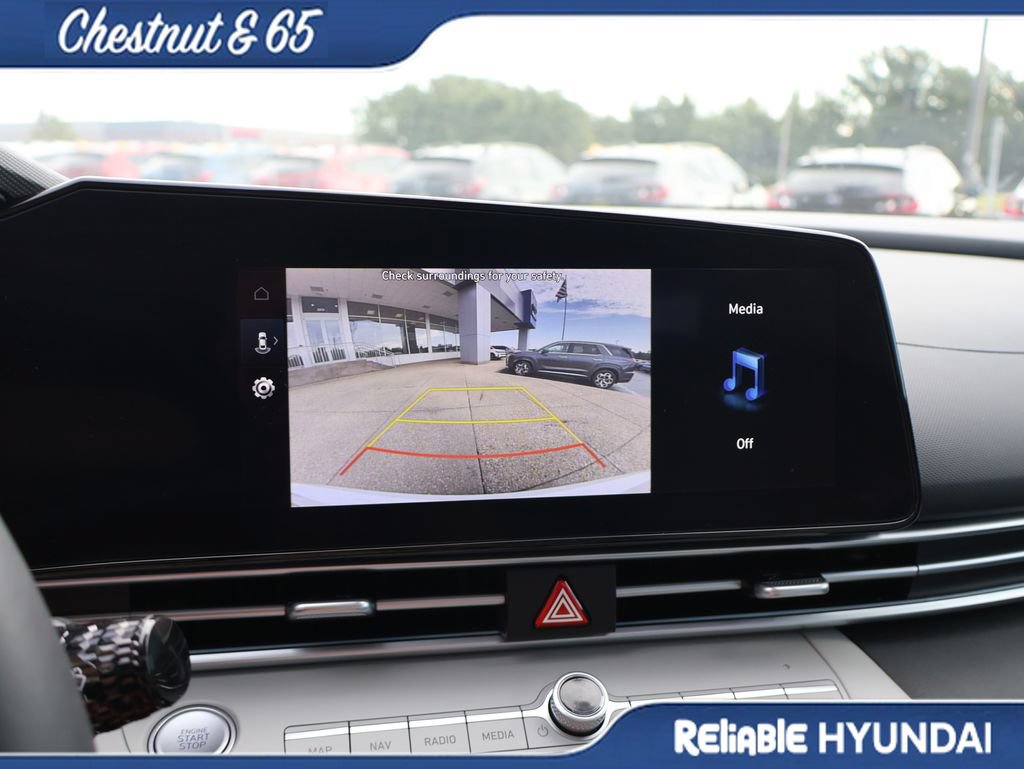 Certified 2025 Hyundai Elantra Limited FWD image 34