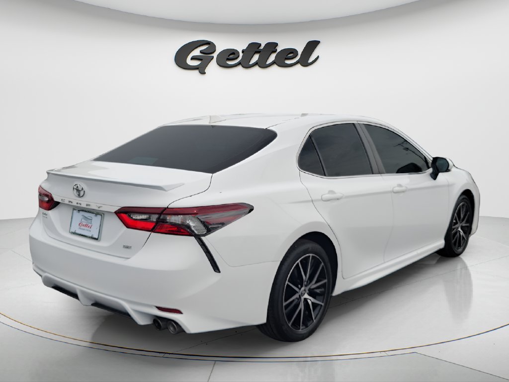 Used 2024 Toyota Camry SE w/ Convenience Package FWD image 5