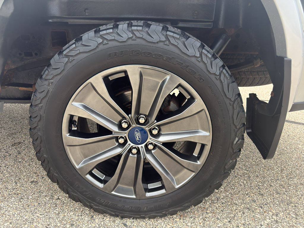Used 2018 Ford F150 Lariat w/ Equipment Group 502A Luxury AWD/4WD image 16