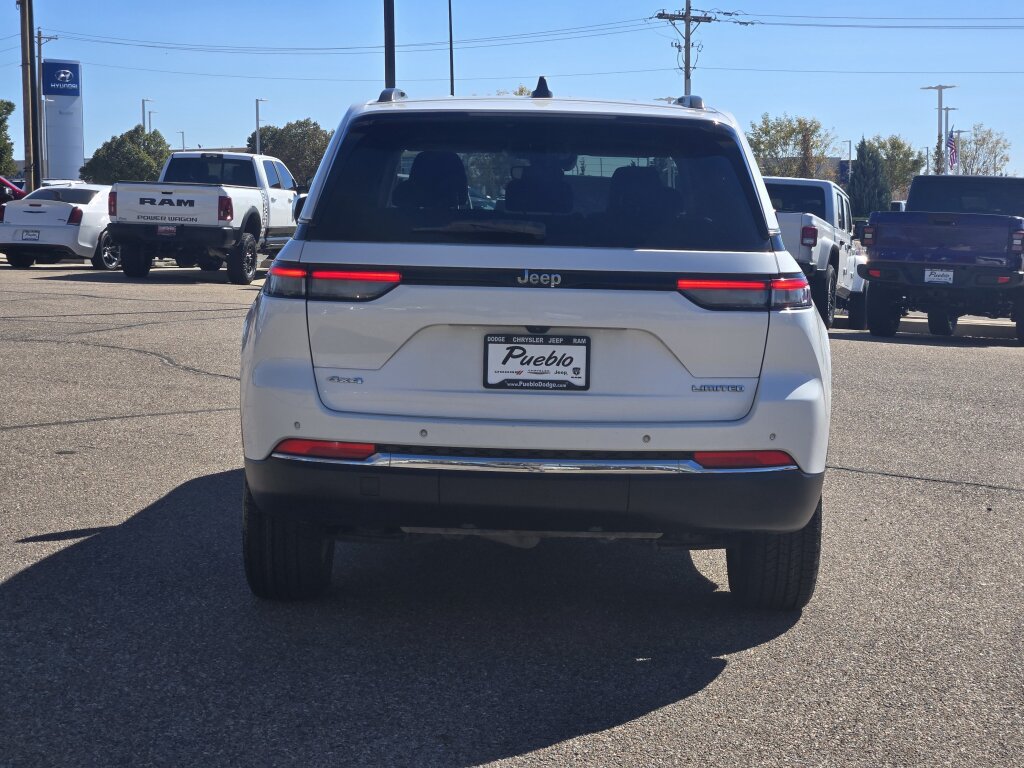 Used 2023 Jeep Grand Cherokee Limited AWD/4WD image 4