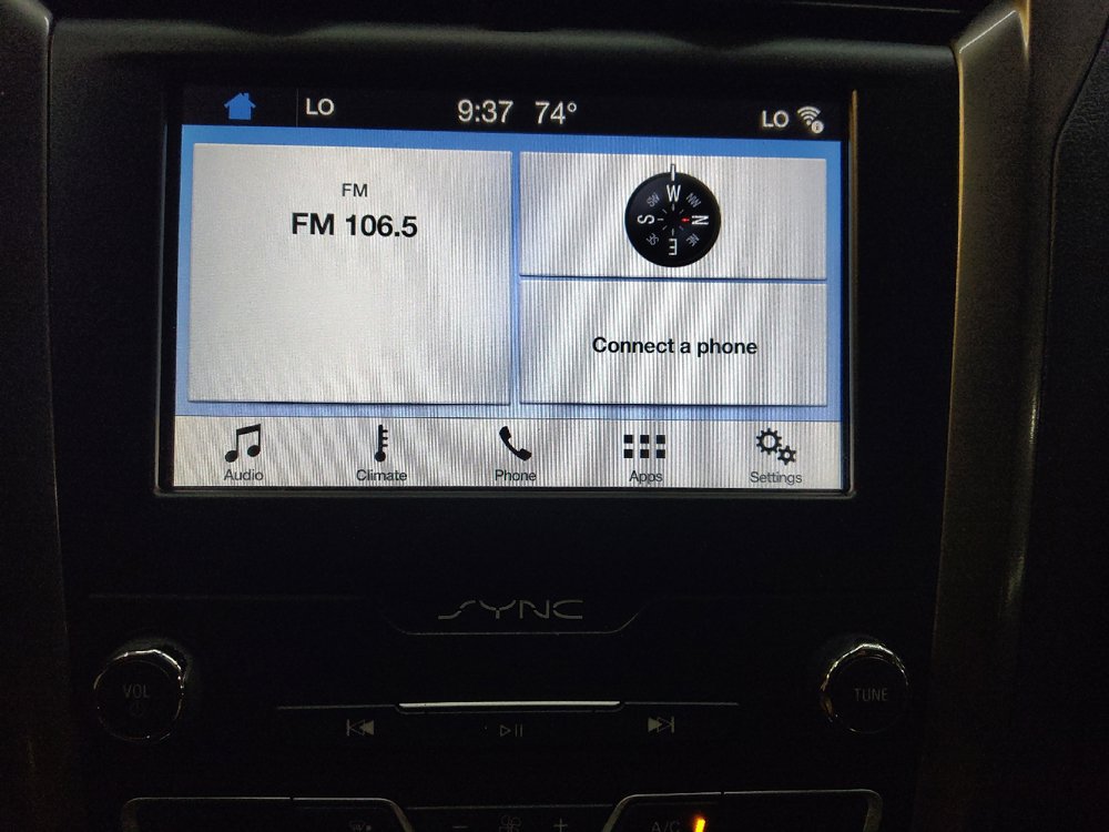 Used 2019 Ford Fusion SE FWD image 25