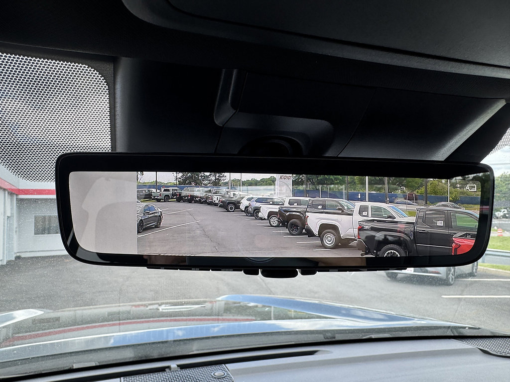 Used 2024 Toyota Tundra Platinum AWD/4WD image 24