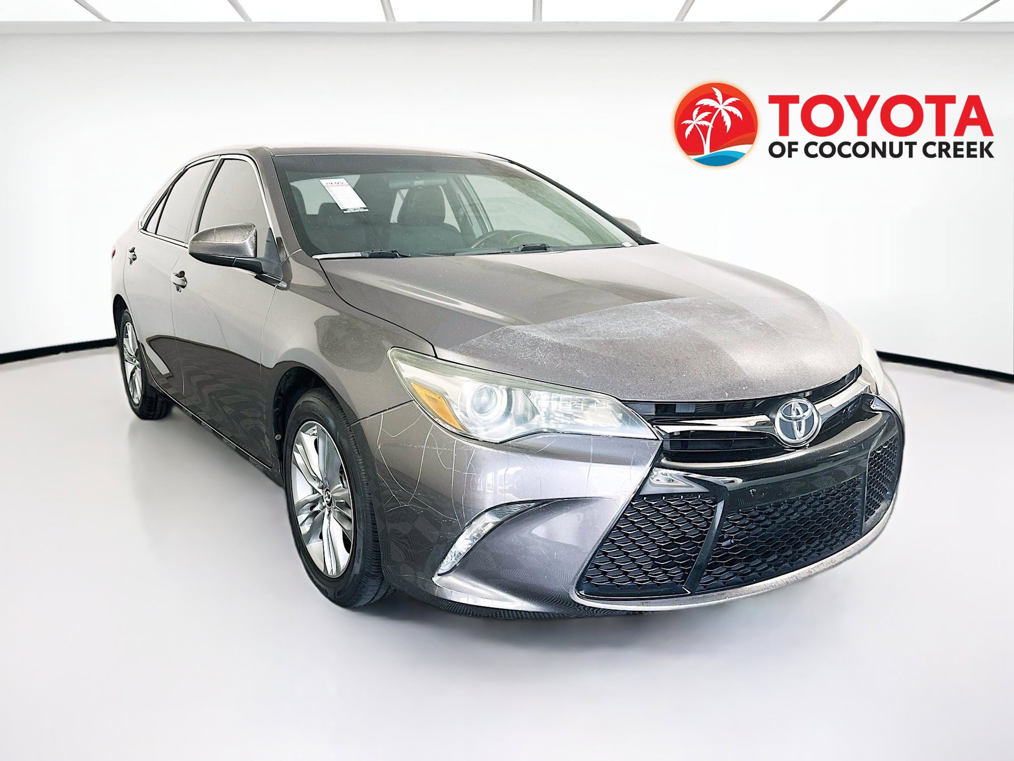 Used 2016 Toyota Camry SE FWD image 1