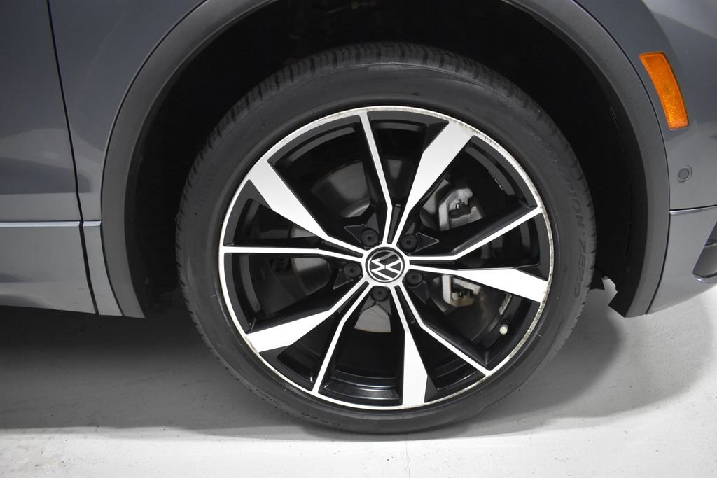 Used 2023 Volkswagen Tiguan SEL R-Line image 10