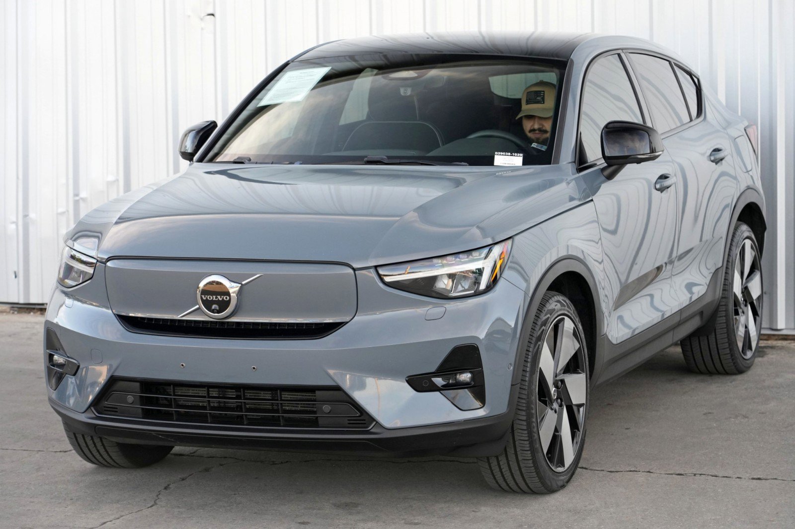 Used 2023 Volvo C40 P8 Recharge Ultimate image 44