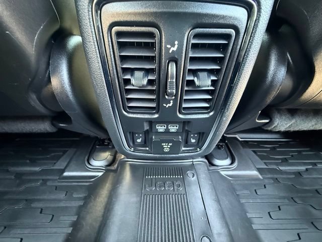 Used 2019 Jeep Grand Cherokee Trailhawk w/ Trailhawk Luxury Group AWD/4WD image 20