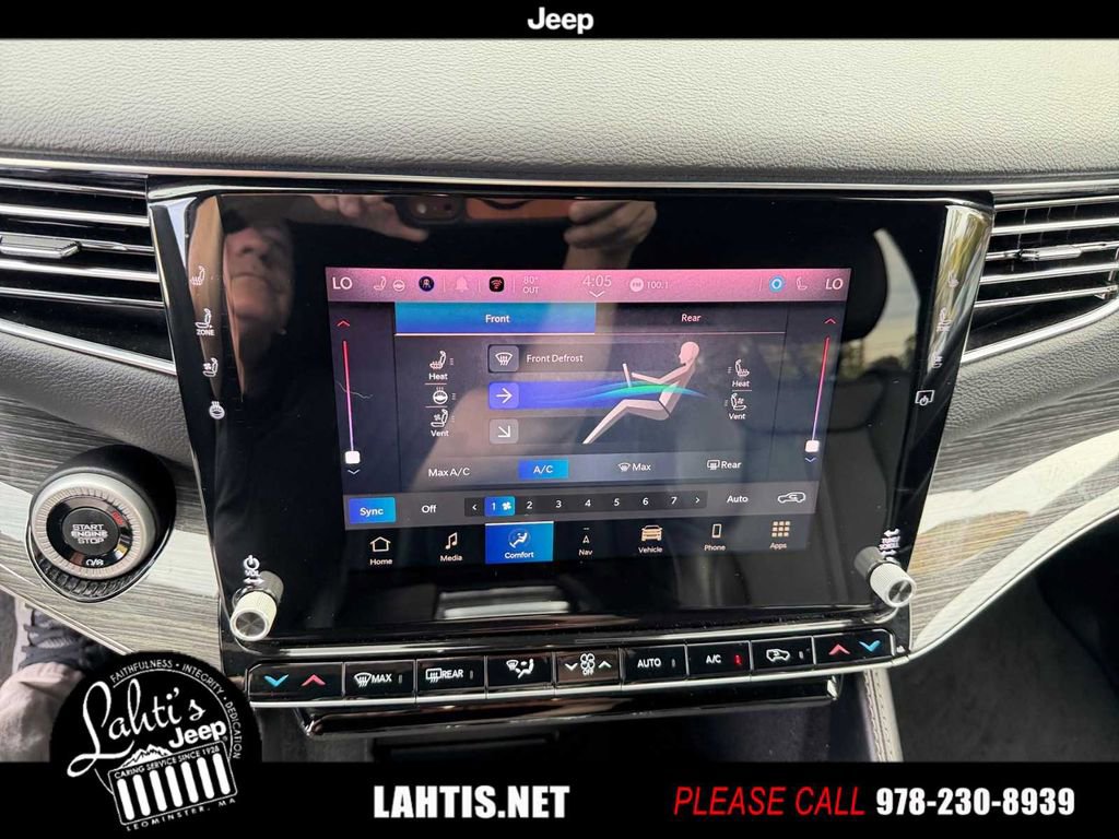 Used 2022 Jeep Wagoneer Series III w/ Premium Group I image 20