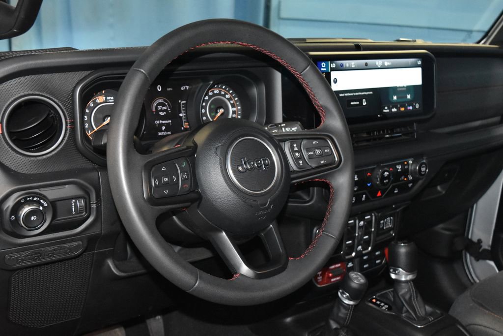 Used 2024 Jeep Wrangler Unlimited Rubicon image 2