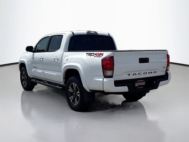 Used 2017 Toyota Tacoma TRD Sport w/ Tow Package (A/T) AWD/4WD image 8