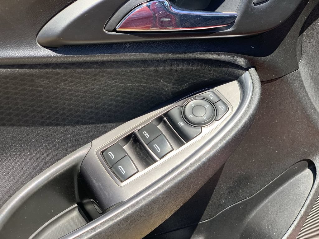 Used 2016 Chevrolet Malibu LT FWD image 22
