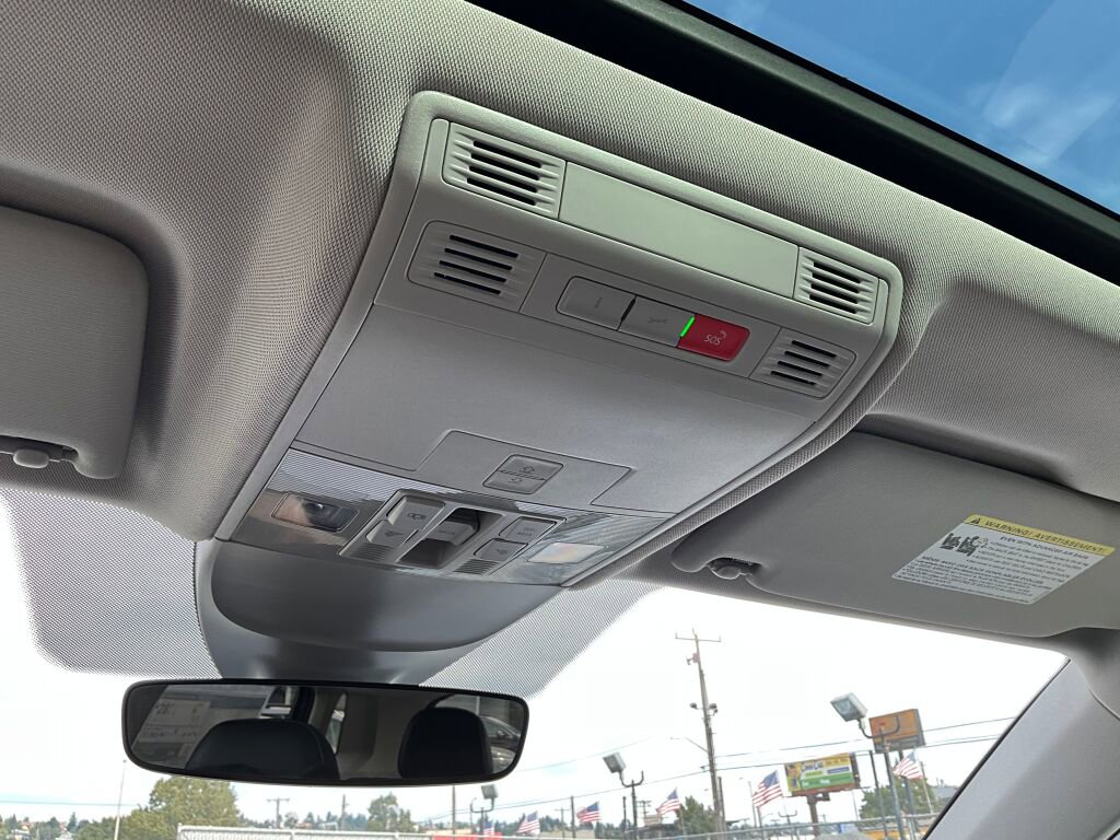 New 2025 Volkswagen Taos SE image 15