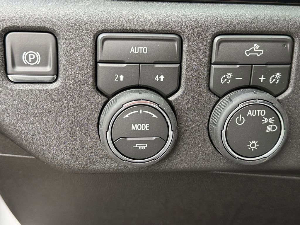 New 2026 Chevrolet Silverado 1500 LT w/ Protection Package AWD/4WD image 18