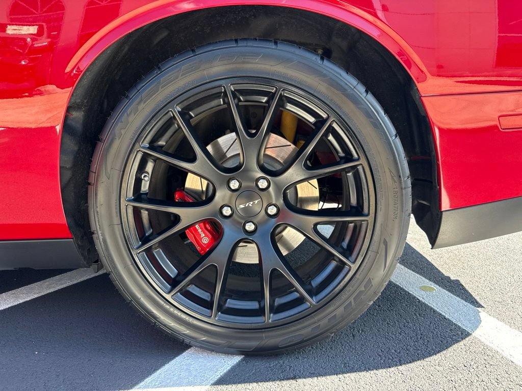 Used 2016 Dodge Challenger SRT Hellcat RWD image 34