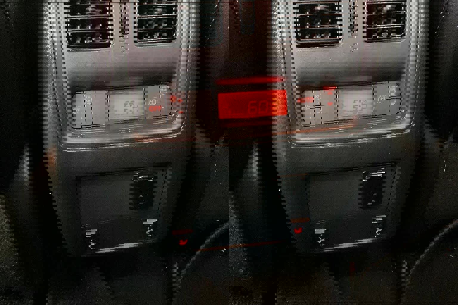 Used 2015 Nissan Pathfinder SL w/ Trailer Tow Package image 31