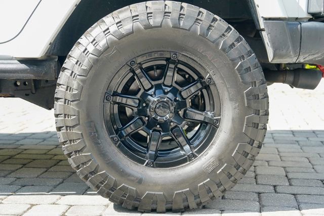 Used 2016 Jeep Wrangler Unlimited Rubicon AWD/4WD image 17