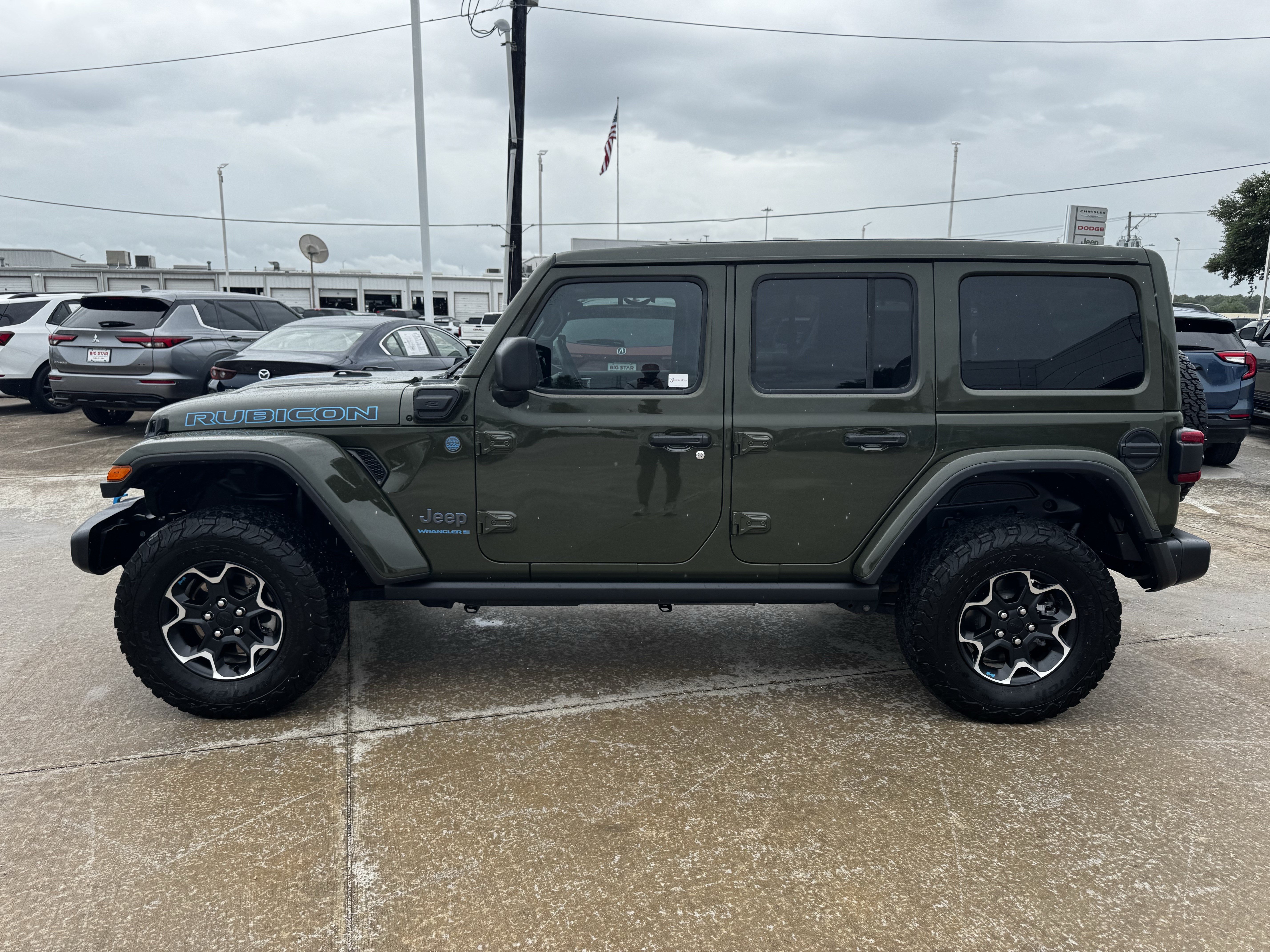 Used 2023 Jeep Wrangler Unlimited Rubicon 4xe w/ Safety Group AWD/4WD image 7