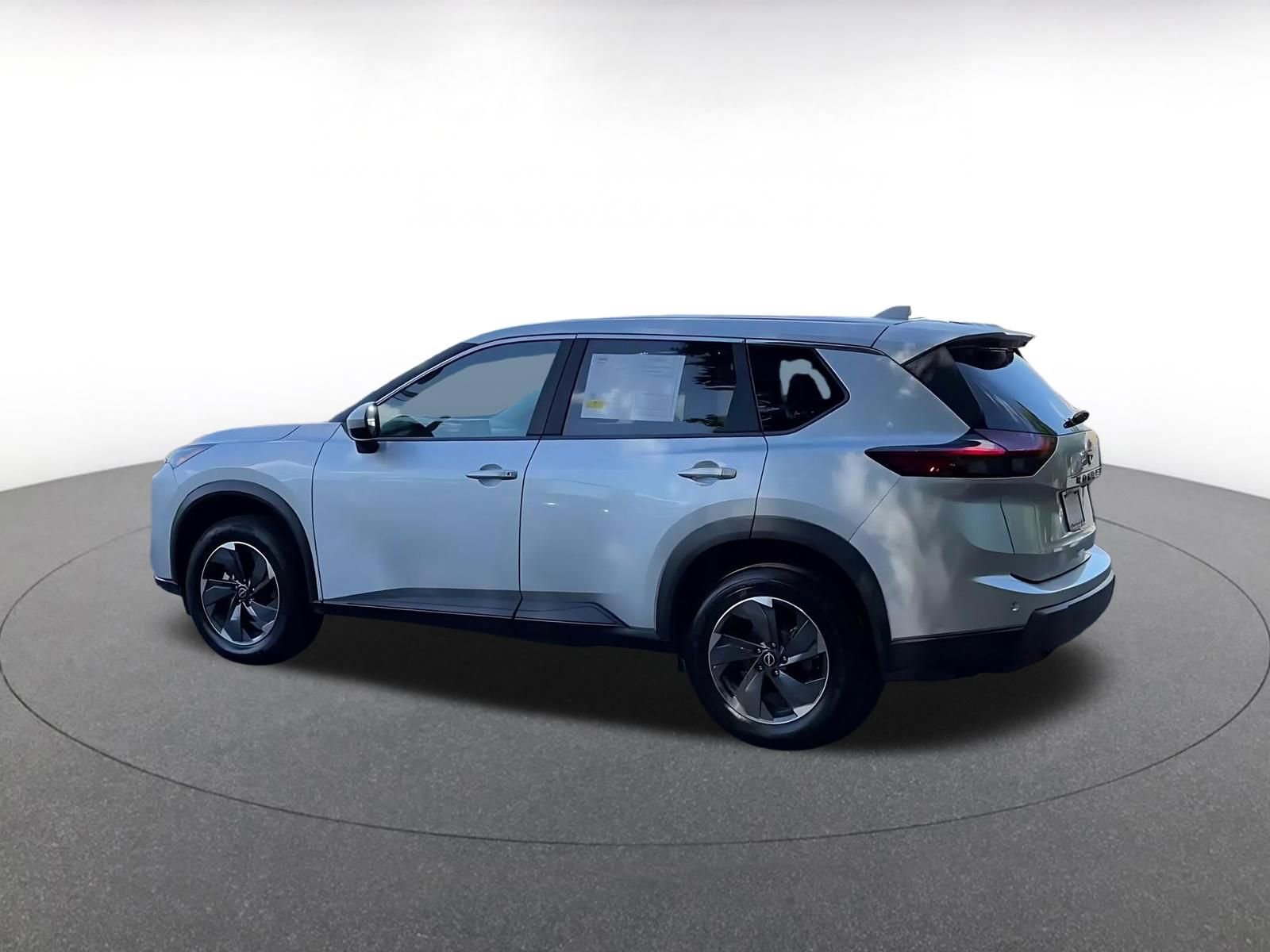 Used 2025 Nissan Rogue SV FWD image 10