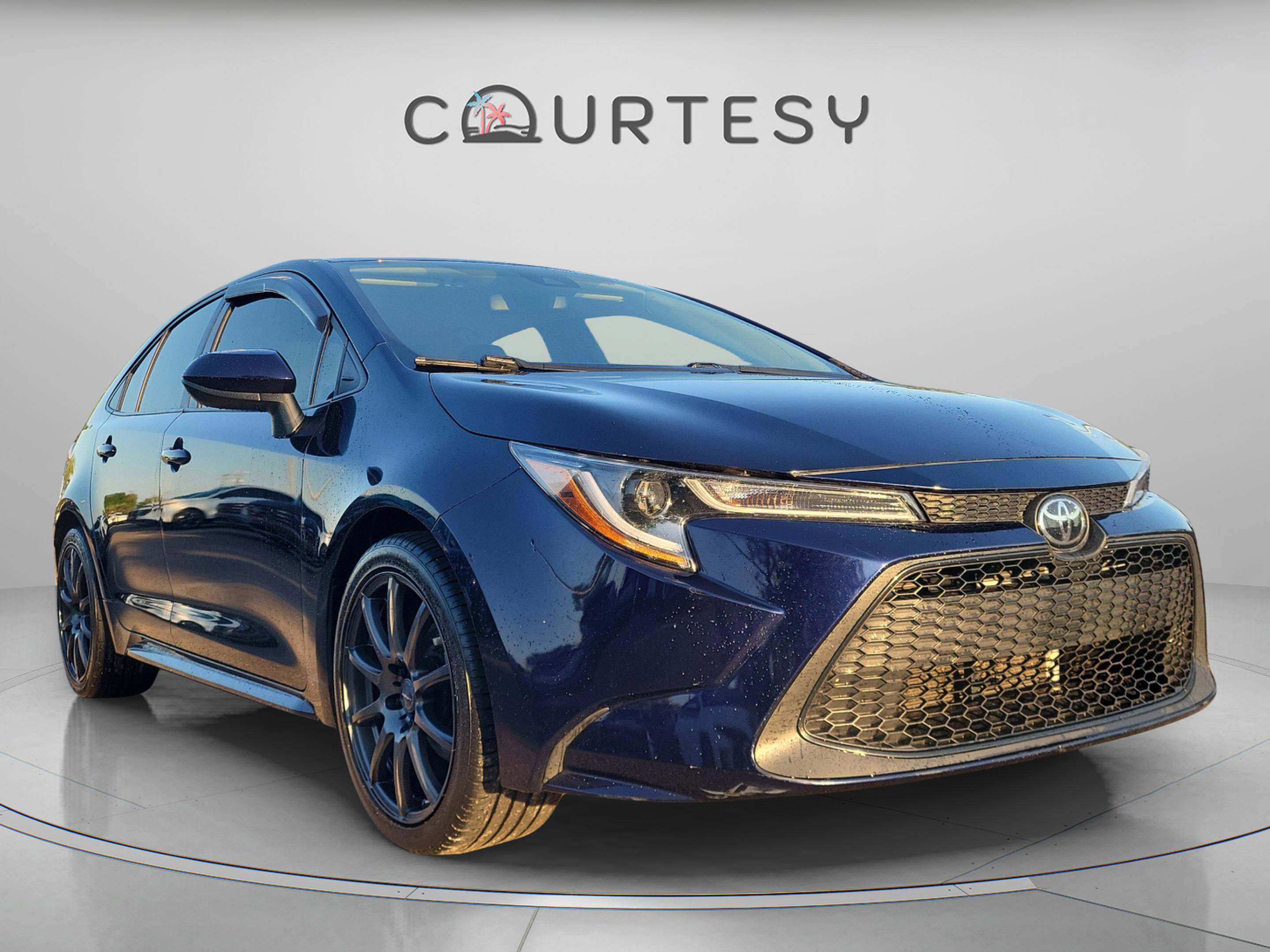 Used 2022 Toyota Corolla LE image 4