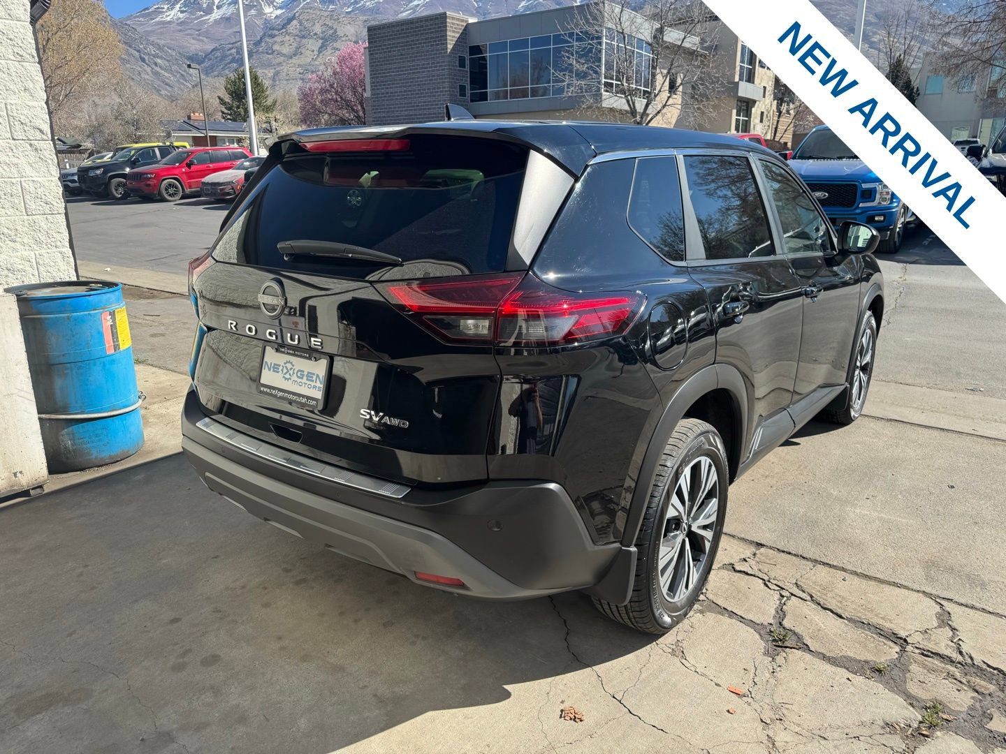 Used 2023 Nissan Rogue SV image 7