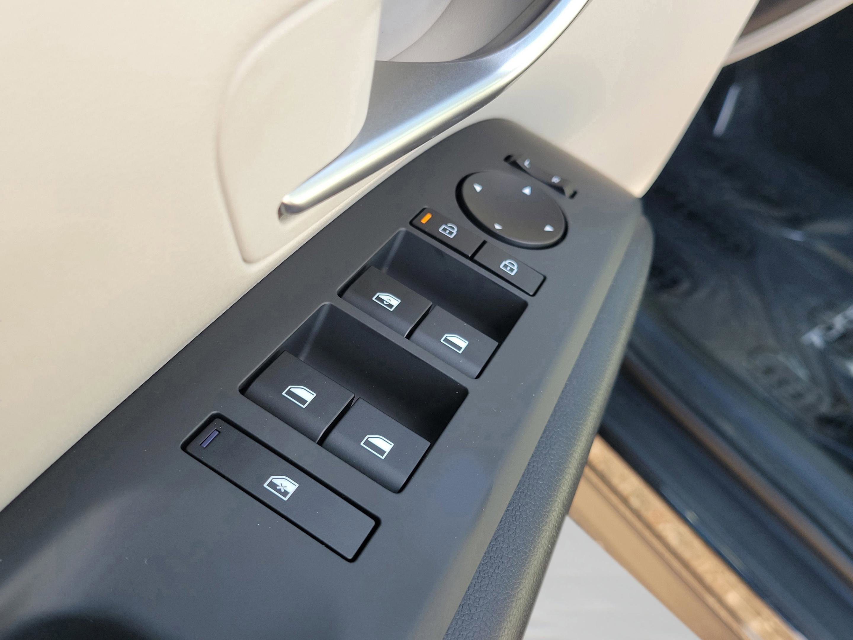 New 2026 Hyundai Tucson SE image 8