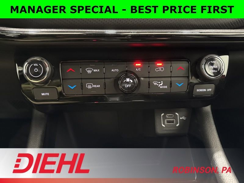 New 2026 Jeep Compass Limited image 30