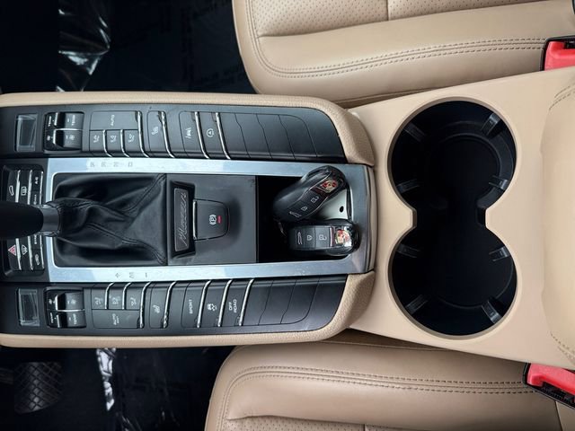 Used 2021 Porsche Macan AWD/4WD image 22