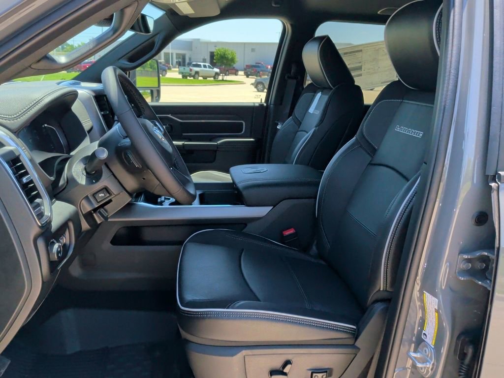 New 2026 RAM 3500 Laramie AWD/4WD image 12