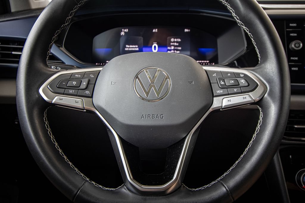 Certified 2023 Volkswagen Taos SE w/ Panoramic Sunroof Package FWD image 34