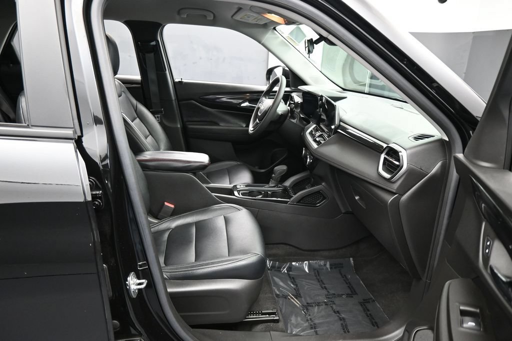 Used 2024 Chevrolet TrailBlazer LT w/ Driver Confidence Package FWD image 37