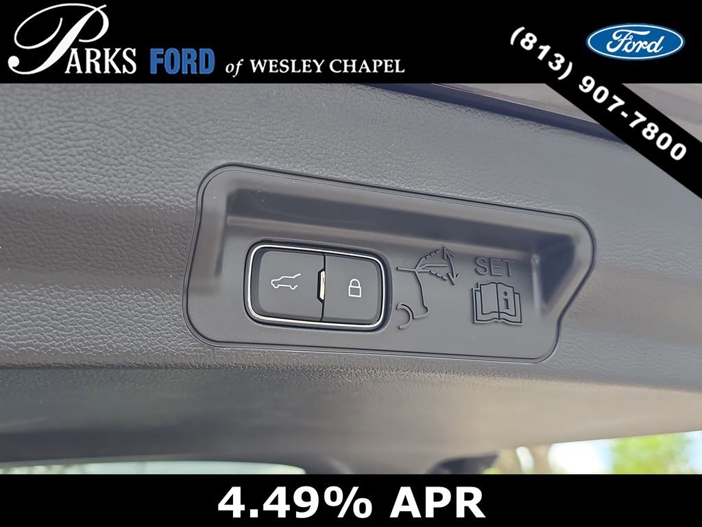Certified 2024 Ford Explorer XLT RWD image 9