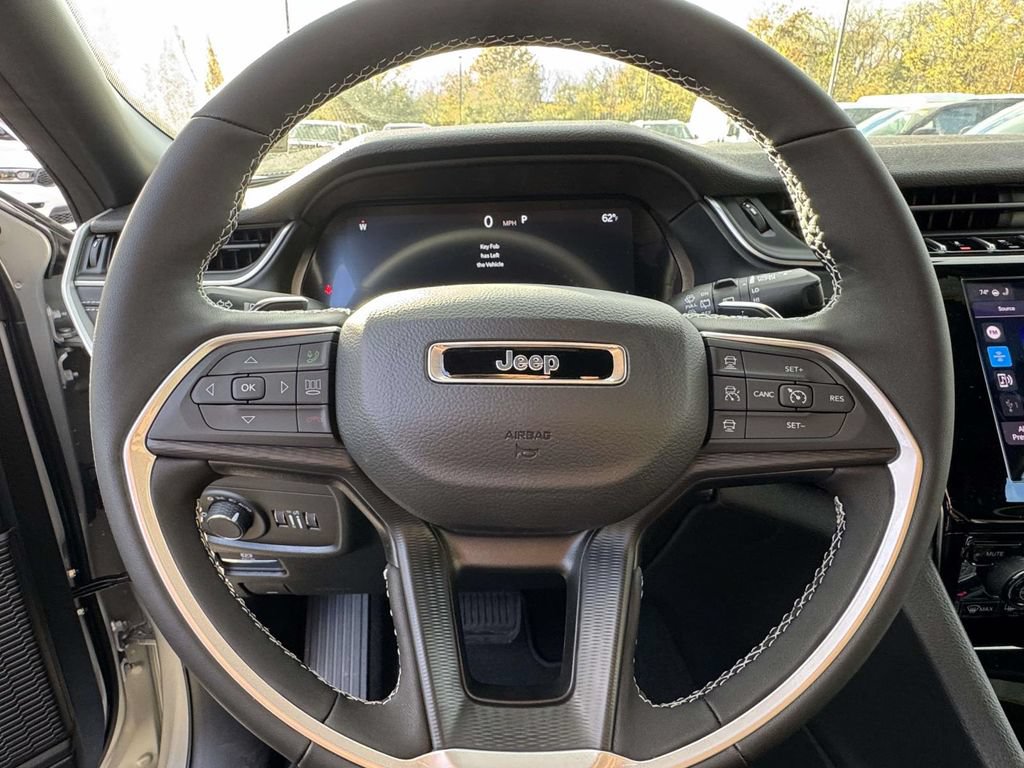 New 2025 Jeep Grand Cherokee L Altitude AWD/4WD image 18
