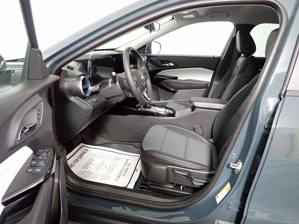 New 2026 Chevrolet Trax LT w/ LT Convenience Package image 17