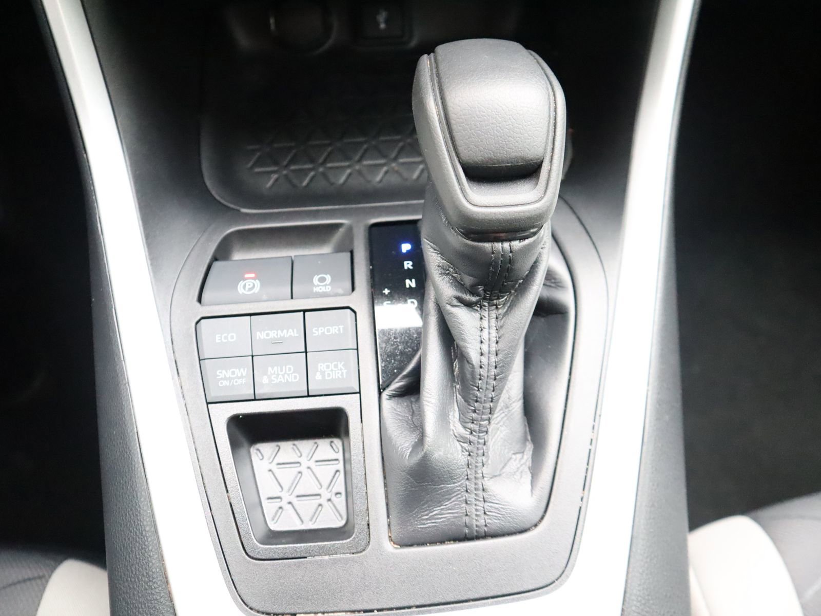 Used 2021 Toyota RAV4 XLE w/ Convenience Package AWD/4WD image 48