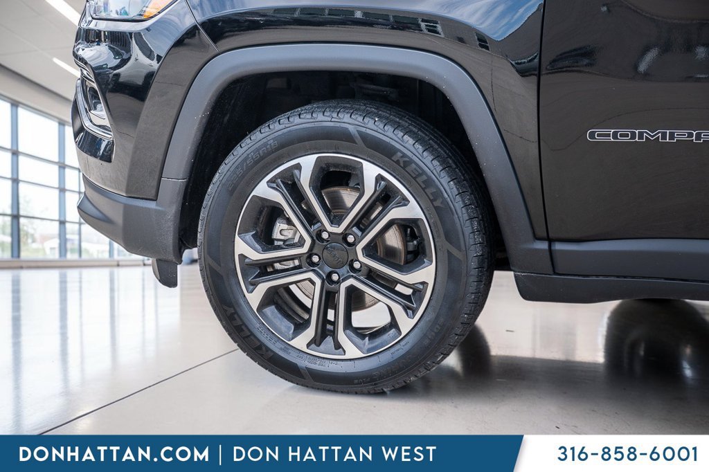 Used 2022 Jeep Compass Limited AWD/4WD image 35