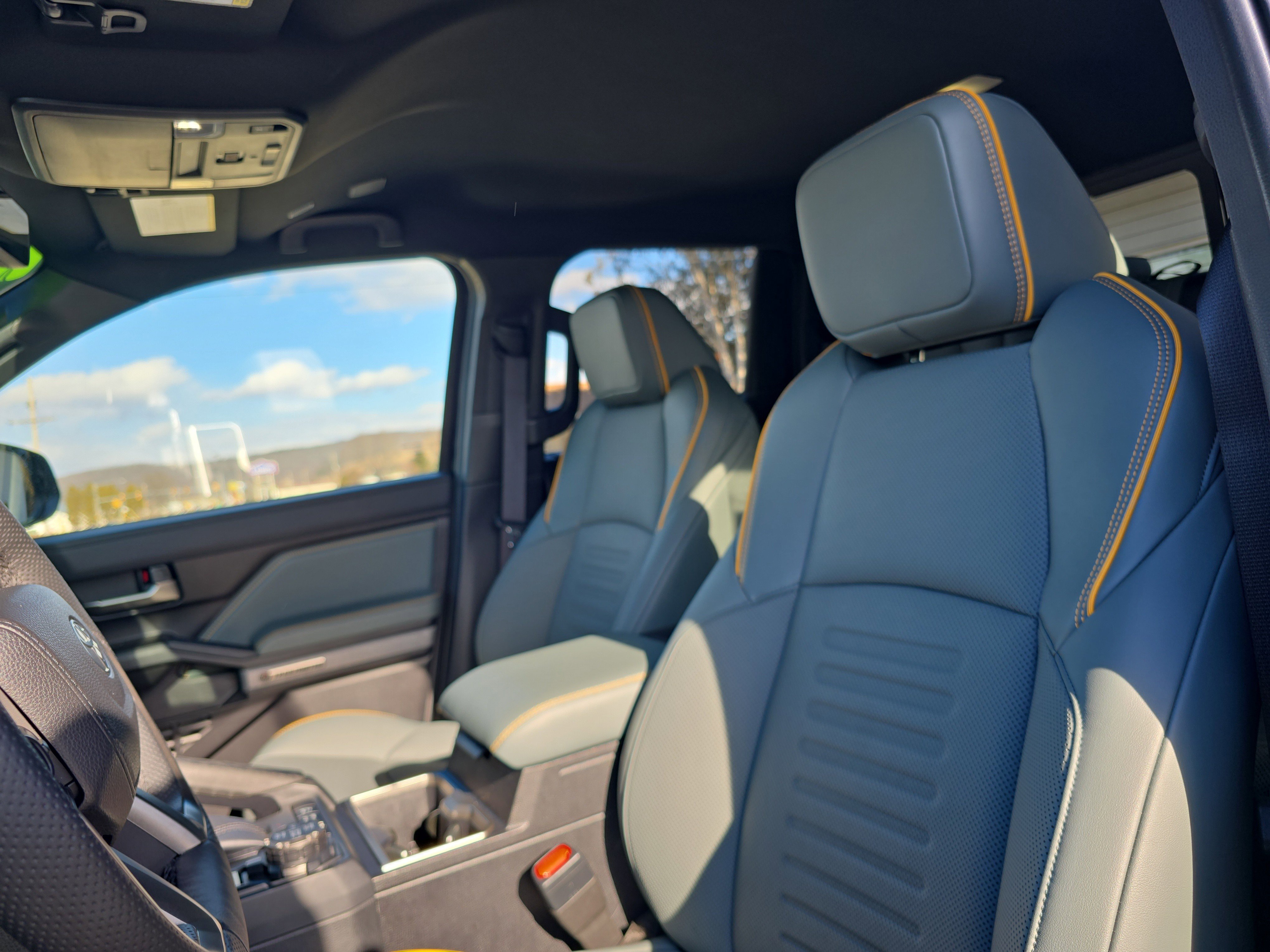 Used 2025 Toyota Tacoma Trailhunter image 14