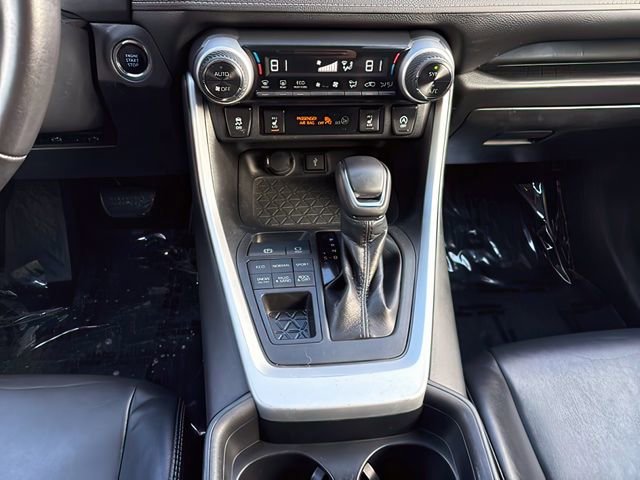 Used 2020 Toyota RAV4 XLE Premium image 24