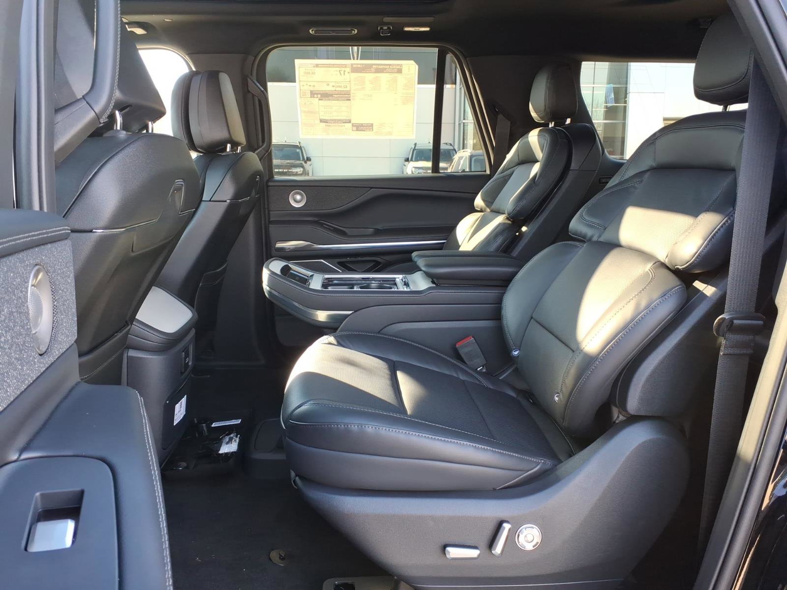 New 2026 Lincoln Navigator L Reserve w/ Jet Appearance Package image 9