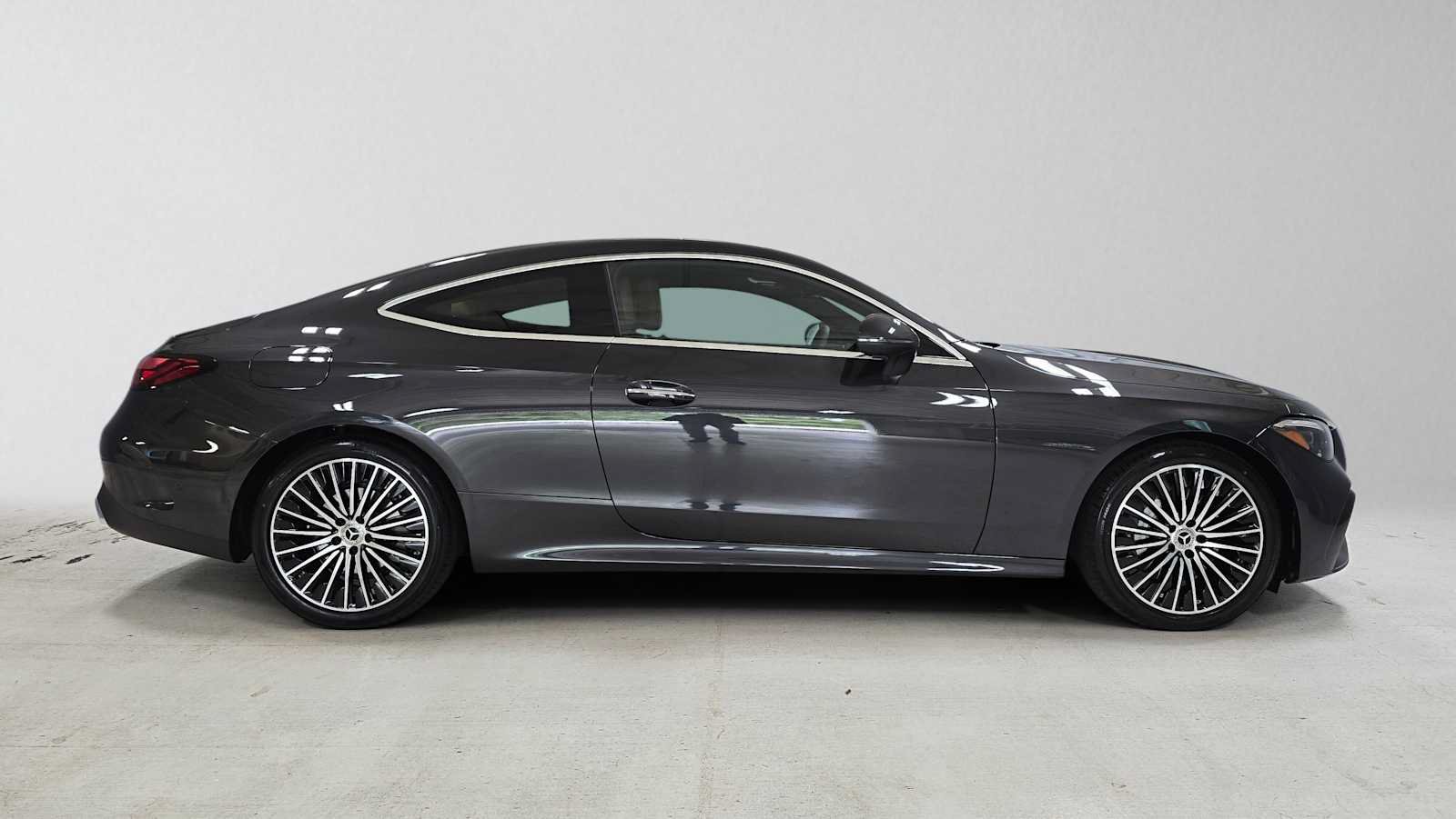 New 2026 Mercedes-Benz CLE 300 4MATIC Coupe image 2