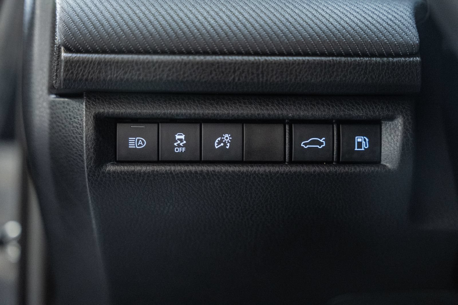 Used 2025 Toyota Camry SE FWD image 38