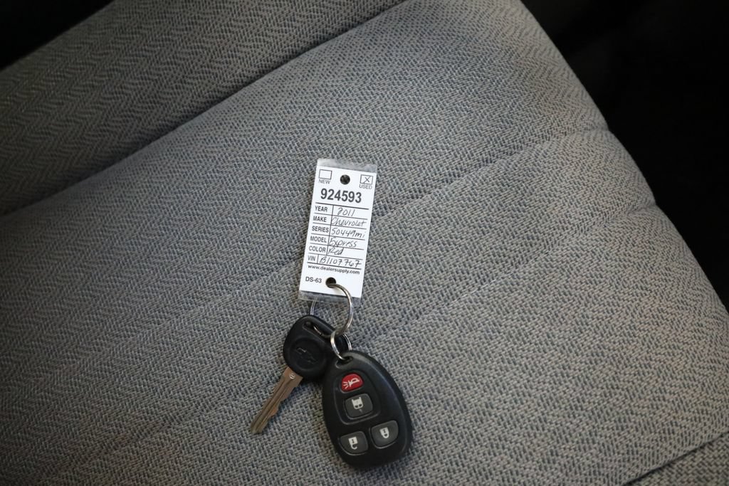 Used 2011 Chevrolet Express 1500 LT w/ LT Preferred Equipment Group RWD image 16