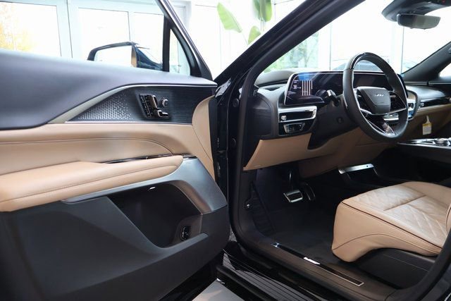 New 2026 Cadillac Lyriq V image 6