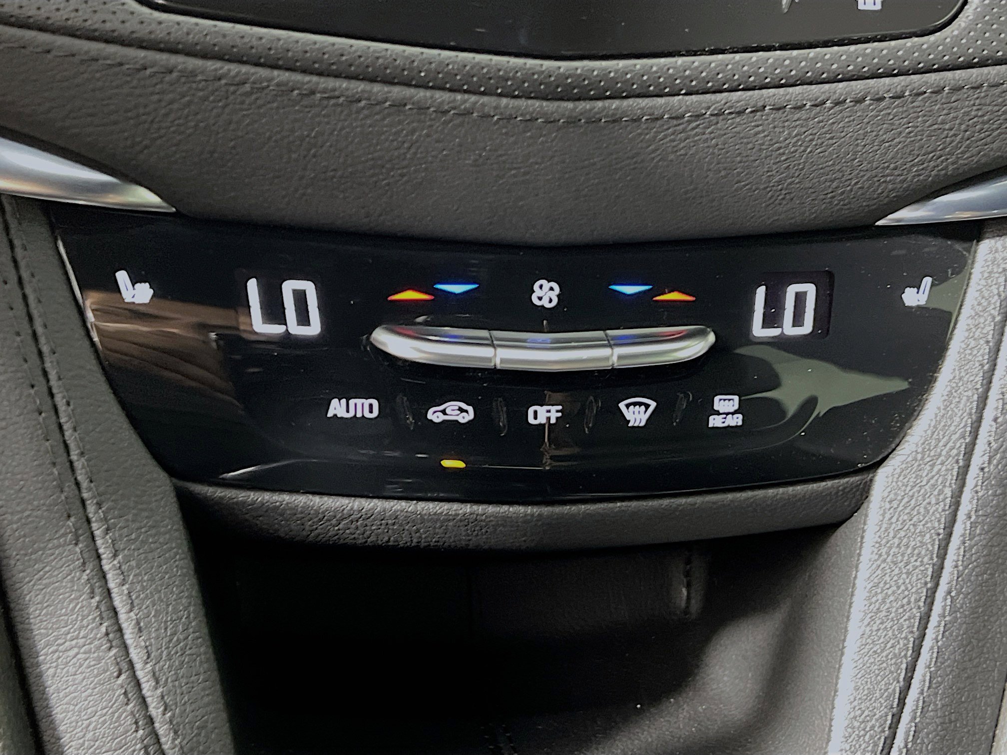 Used 2023 Cadillac XT6 Luxury image 26