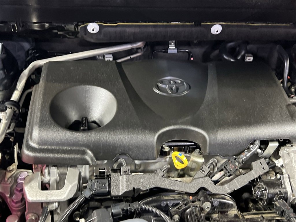 Used 2021 Toyota Venza XLE image 29