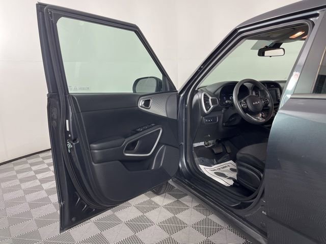 Used 2023 Kia Soul LX w/ Option Group 015 image 17