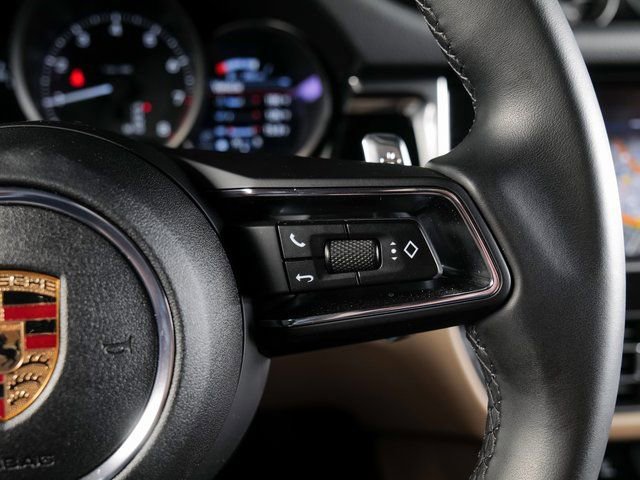 Certified 2025 Porsche Macan 2.0L I4 Turbo image 23
