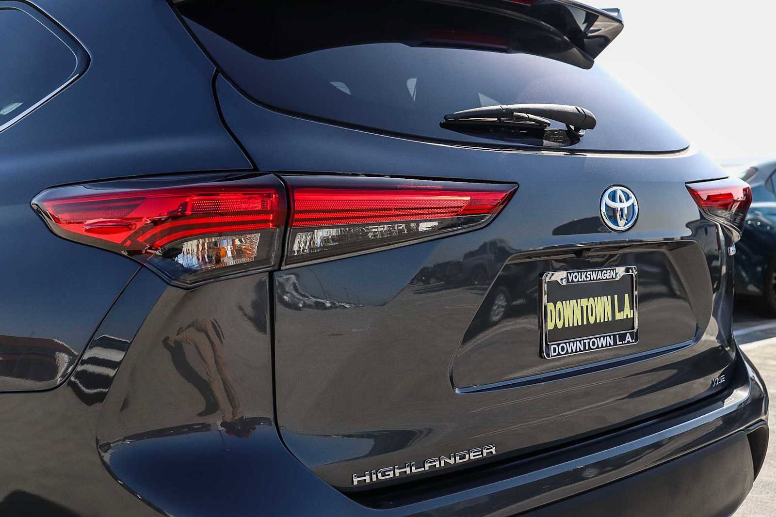 Used 2021 Toyota Highlander XLE image 9