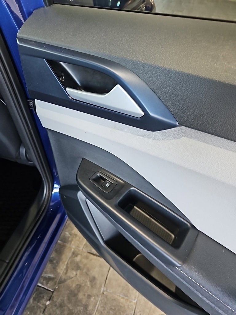 Used 2024 Volkswagen Taos SE w/ Black Wheel Plus Package image 16