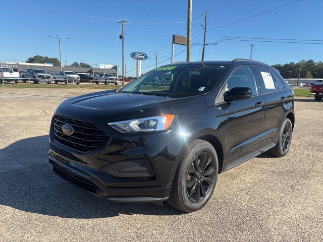 Used 2022 Ford Edge SE w/ Black Appearance Package image 4